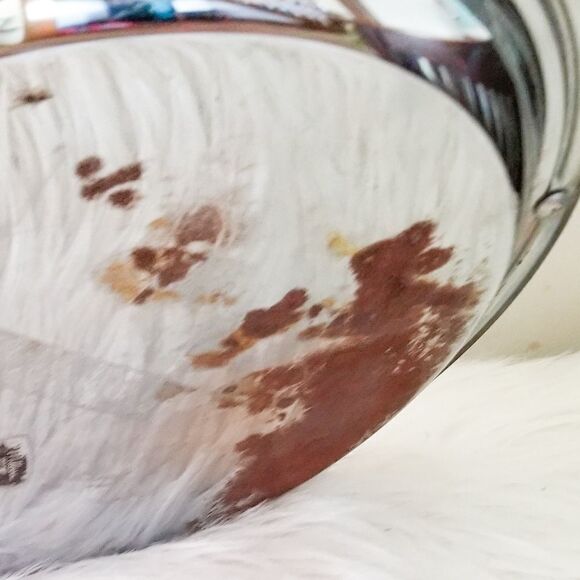 Vintage cake plate with plastic top metal base - Picture 3 of 8